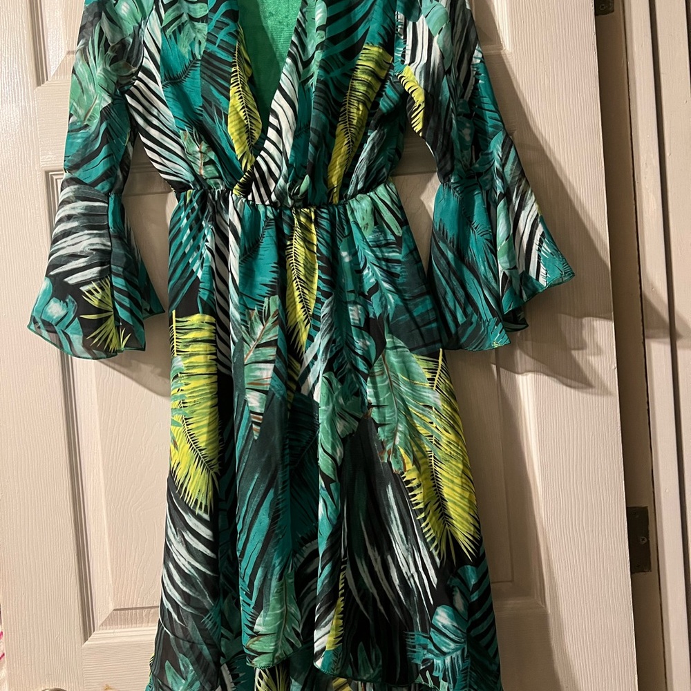 Tropical Green Leaf Print Dress super elegant and fun dress